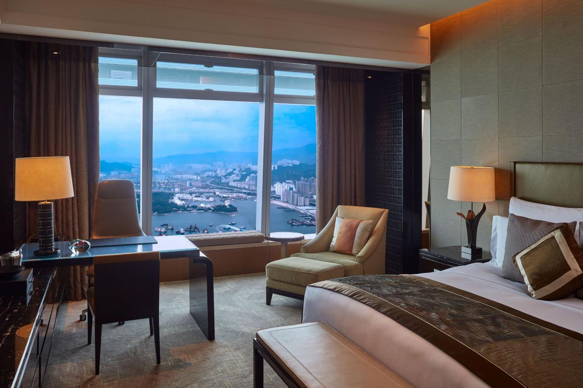 Club Deluxe Seaview Room King Bed Club Lounge Access,1646342304:JPEG