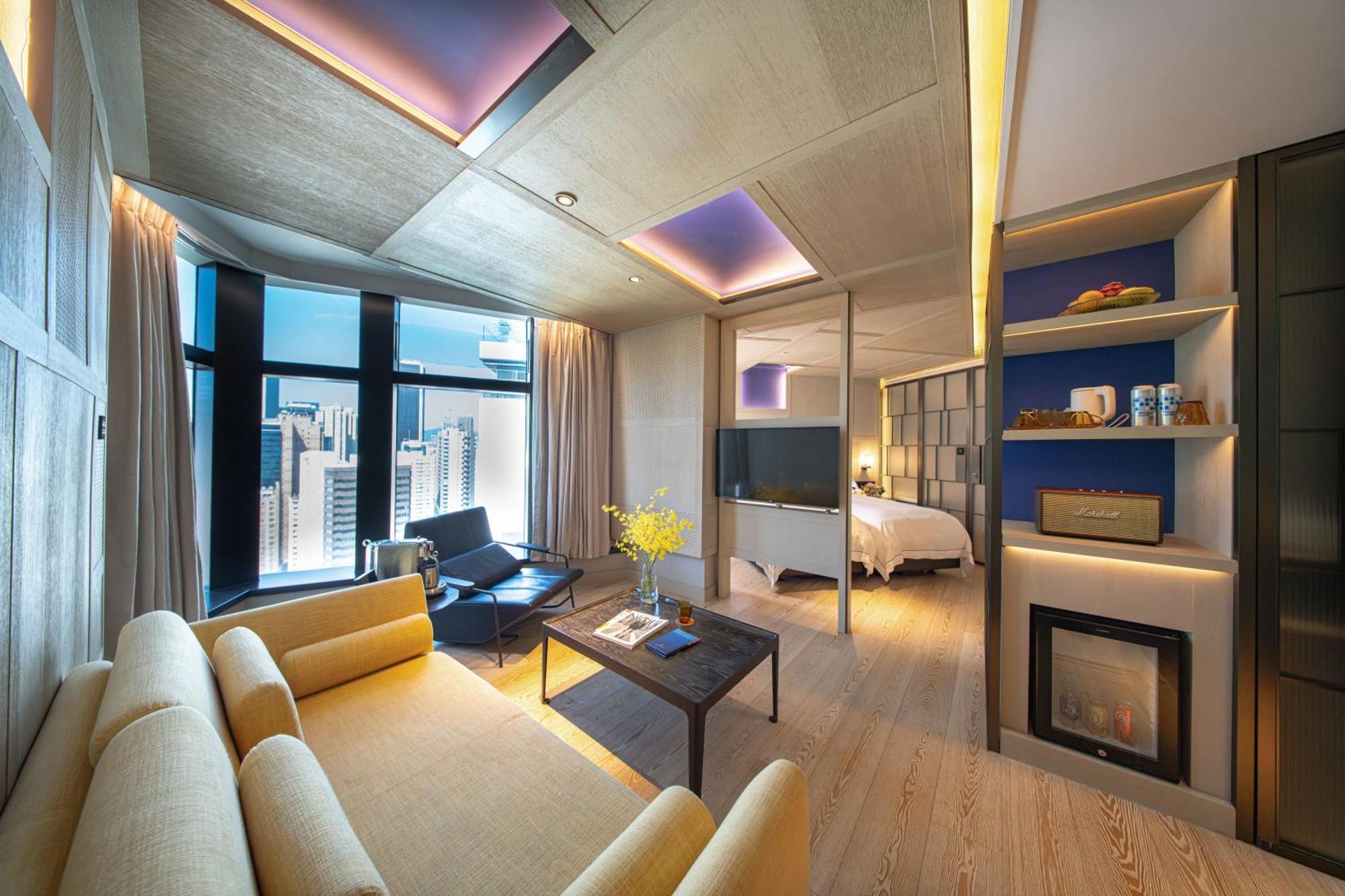 Executive Suite,1646944668:JPEG