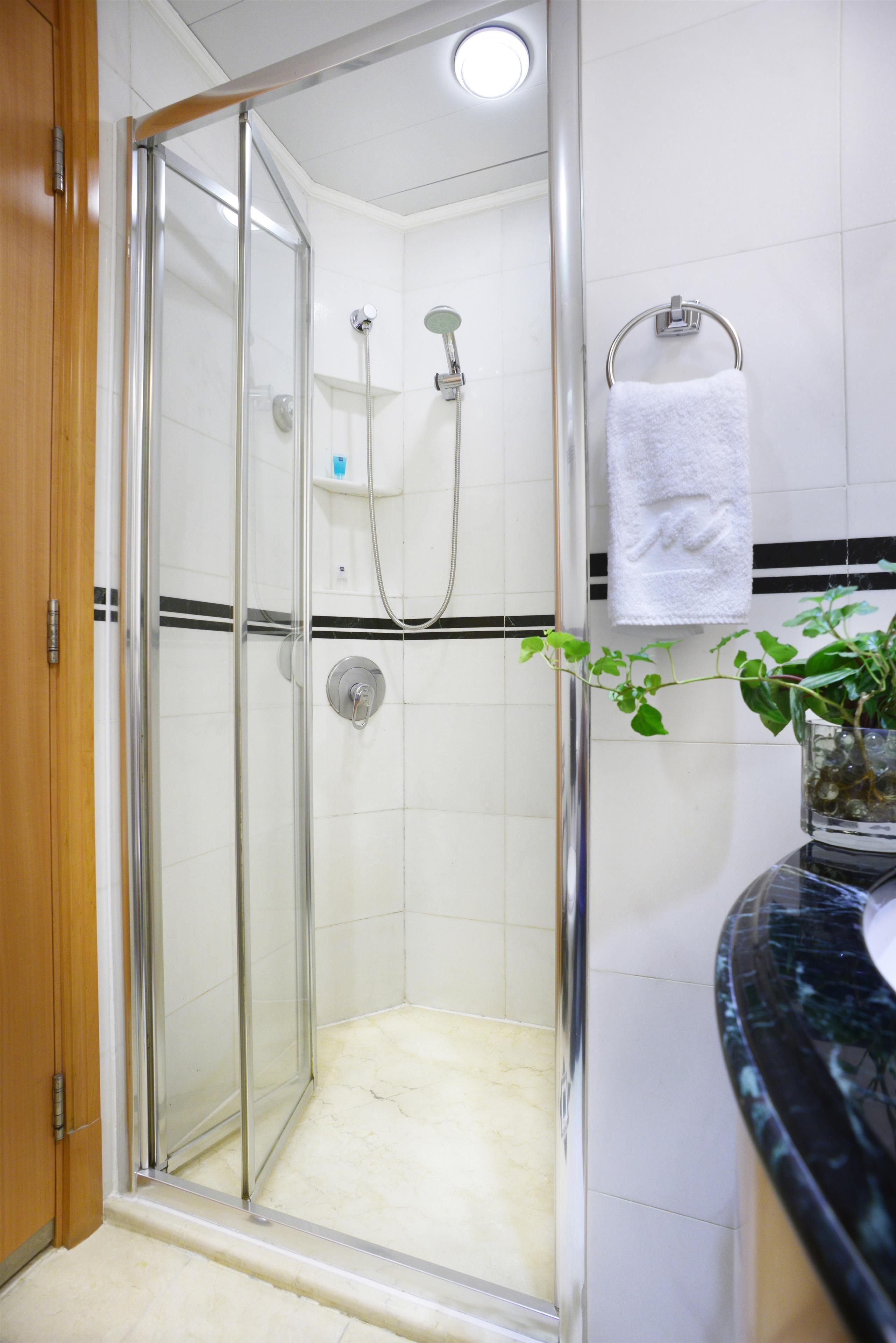 Queen or Twin Room Harbour View
