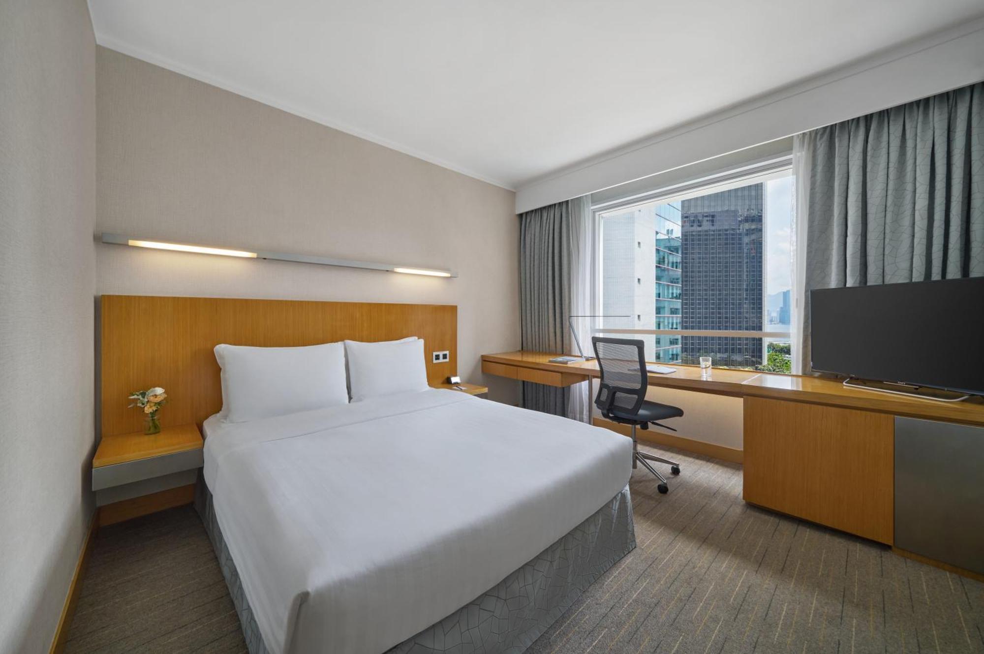Standard Room 1 Queen Bed
