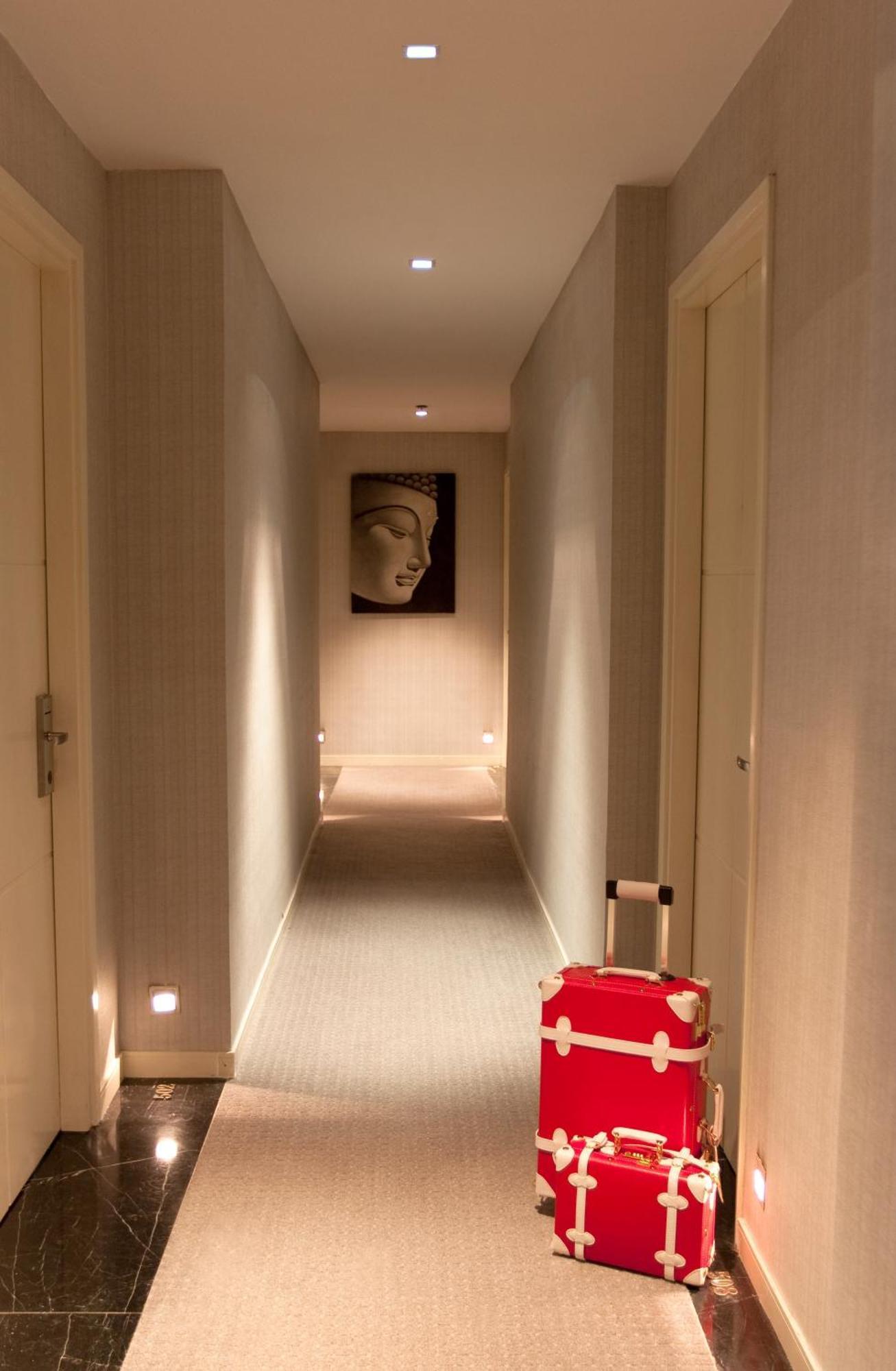 Standard Queen or Twin Room