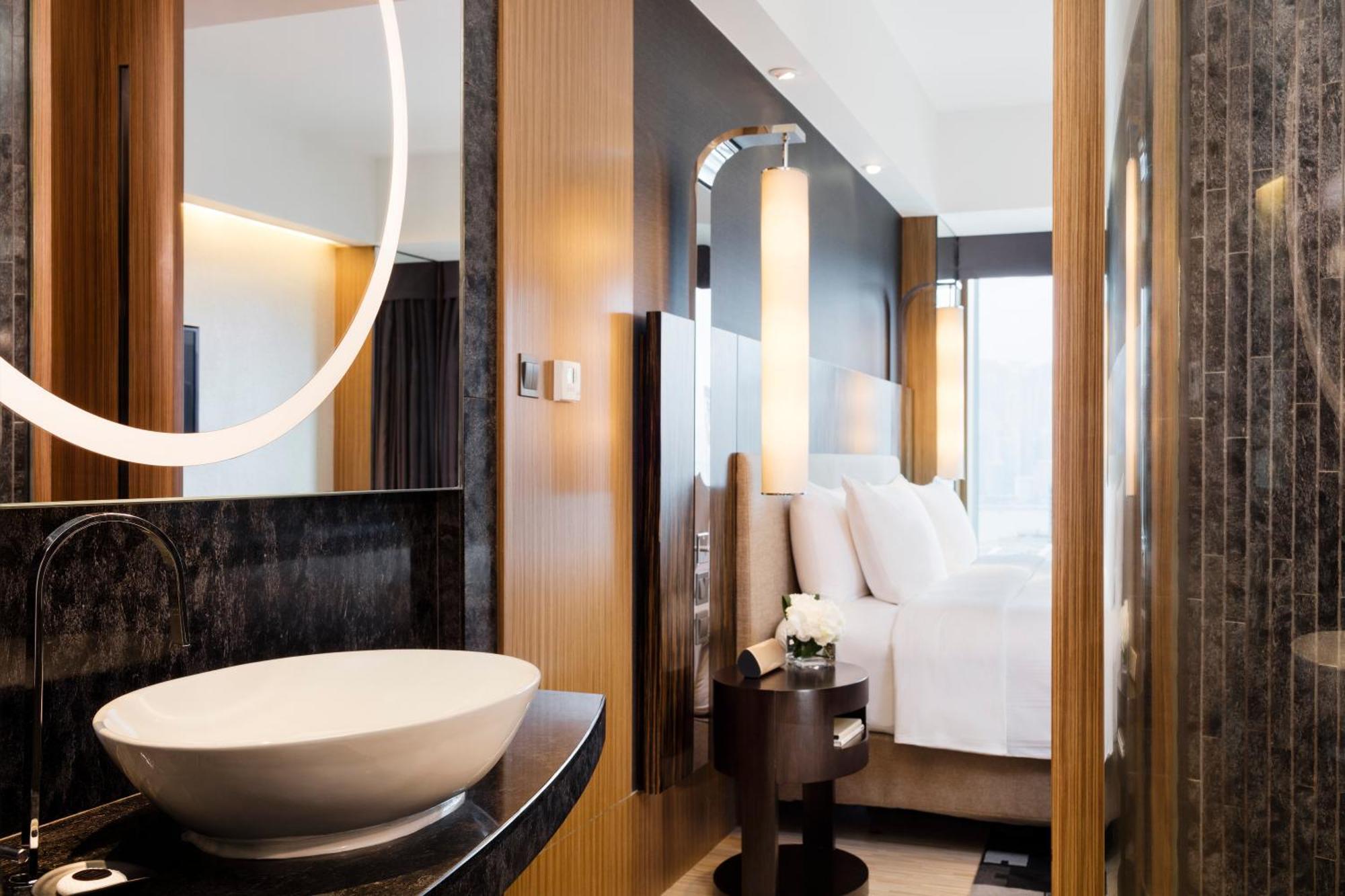 Club 36 King Room City View
